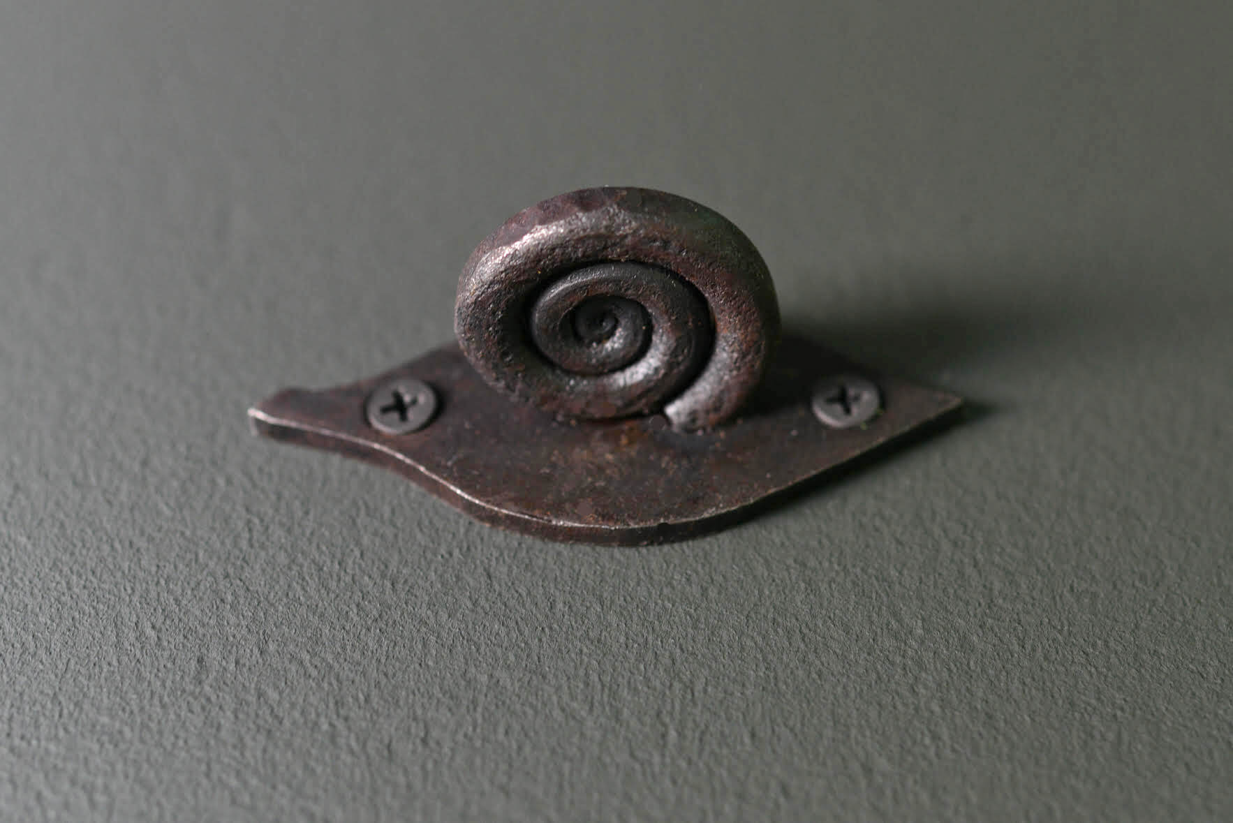 Escargot cabinet handle product